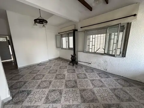 Casa 10 ambientes con 4 baños