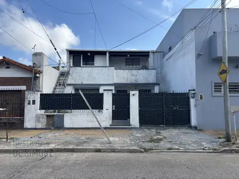 Navarro al 900