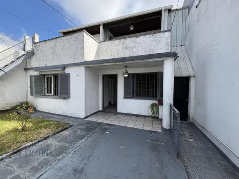 VENTA CASA TIPO PH BECCAR CON COCHERA 4 UNIDADES