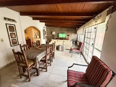 Vendo casa de 3 dormitorios en villa constitucion