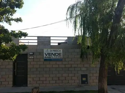 CASA 4 AMB CON QUINCHO. Y DPTO. 2 AMB. Oportunidad 