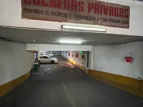 Cochera en  Paraguay y Urquiza