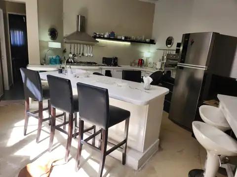 PH estilo casa en venta en La Plata.