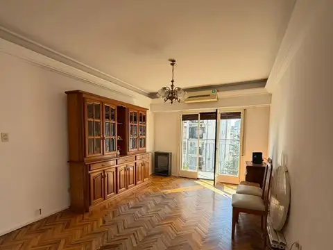 Departamento venta Balvanera sobre Avenida Corrientes 3 ambientes al frente
