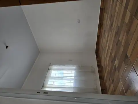 Casa en Alquiler con 2 cocheras