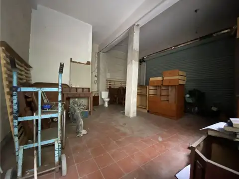 VENTA EN BLOQUE UN LOCAL Y 2 DEPTOS ISIDRO CASANOVA