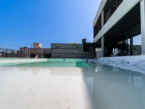 Casa 7 ambientes con 3 baños