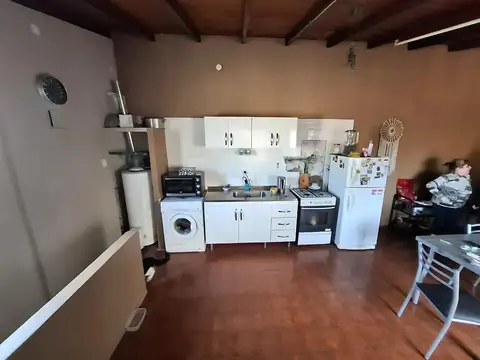 Casa 5 ambientes con 2 baños