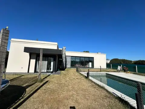 Casa a la venta La Cascada Country Golf excelente ubicación