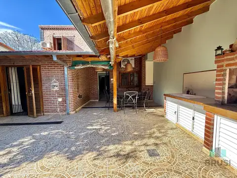 Casa en Venta con 1 cochera