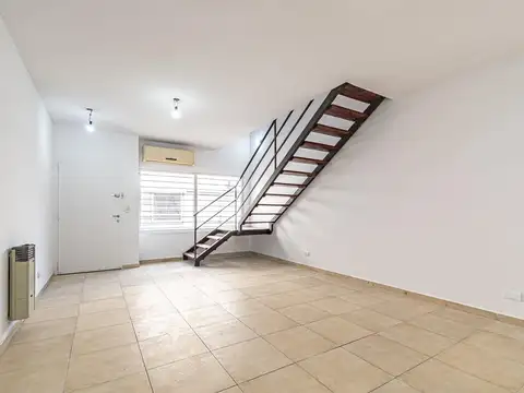Depto Tipo Casa en Venta 15 años