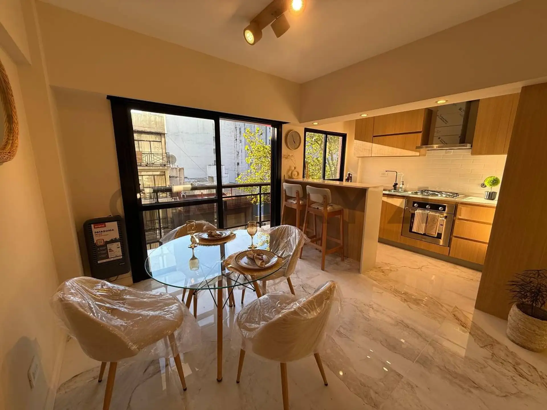 Depto 2 amb, 37m² reciclado con balcón — zona Güemes