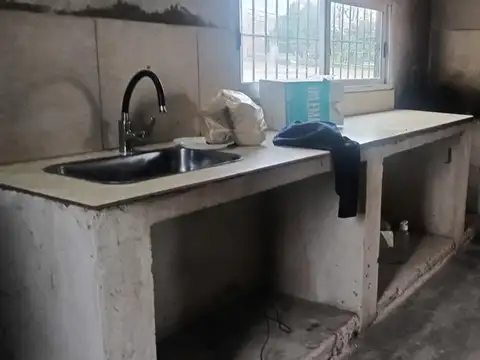 Local en Alquiler en Gregorio de Laferrere, $ 600.000