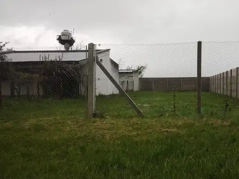 TERRENO EN ANDINO CON MEJORAS