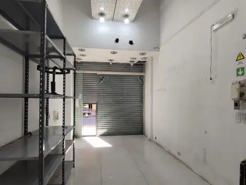 LOCAL ONCE ALQUILER ZONA COMERCIAL!!