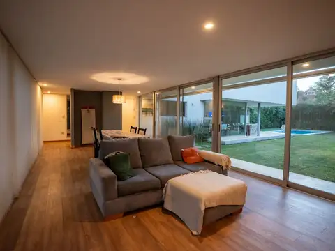 Casa en Venta en City Bell, USD 375.000