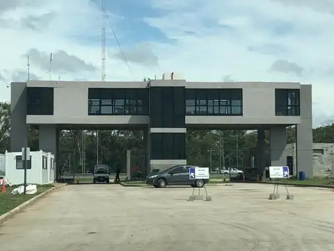 Galpon en Venta en Jose Leon Suarez, USD 1.500.000