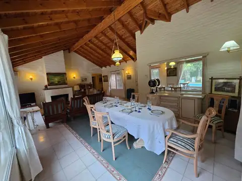 Casa en una planta c/ PISCINA climatizada