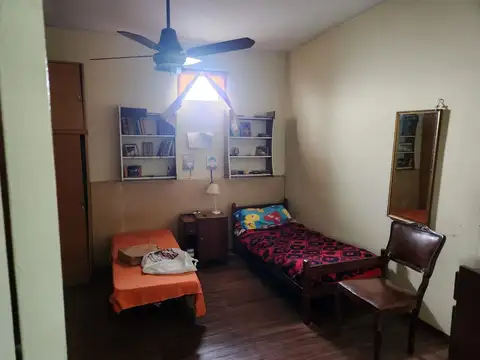 Casa 3 ambientes con cochera y patio