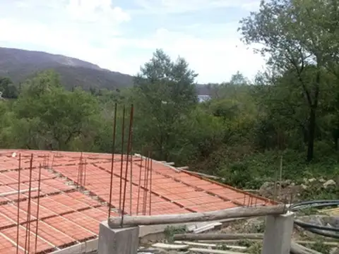 Lago La Viña Y Las Altas Cumbre