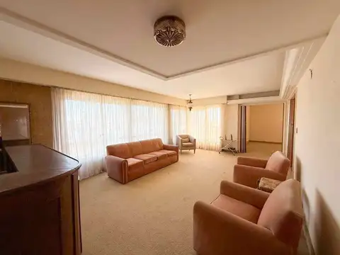 Departamento en Venta de 6 ambientes