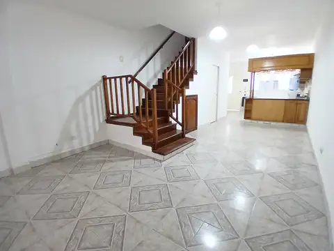 Excelente Dúplex De 3 Ambientes En Alquiler - Castelar Norte