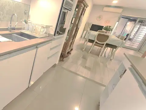 Casa 5 ambientes con 3 baños