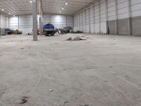 Galpon en Alquiler 93  mts Frente