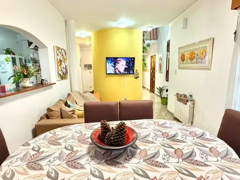 Casa 5 ambientes con 2 baños