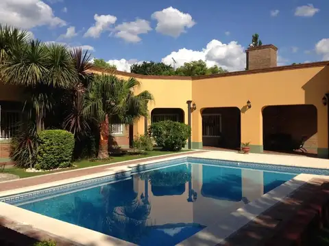 VENTA Casa quinta con Quincho - Escobar