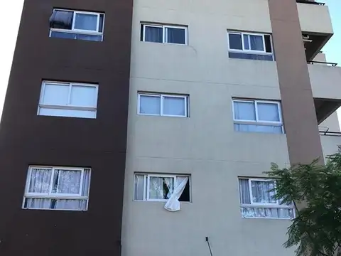 Avenida Argentina 700, Piso 1