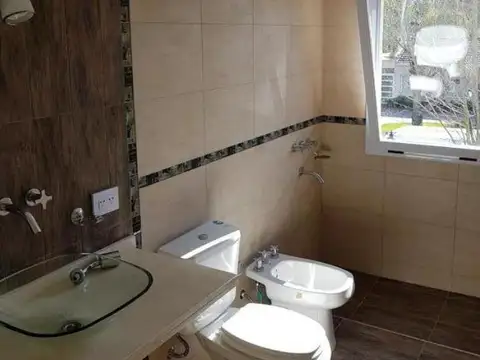 Casa en venta - 3 dormitorios 3 baños - 1250mts2 - Haras Del Sur I, La Plata