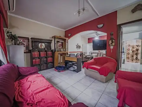 Casa 3 ambientes con 2 baños