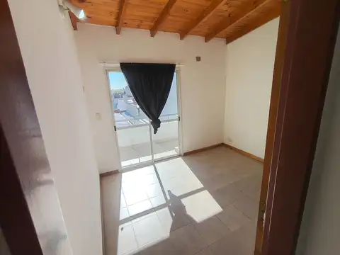 VENTA depto 2/3 amb / balcon frontal / patio
