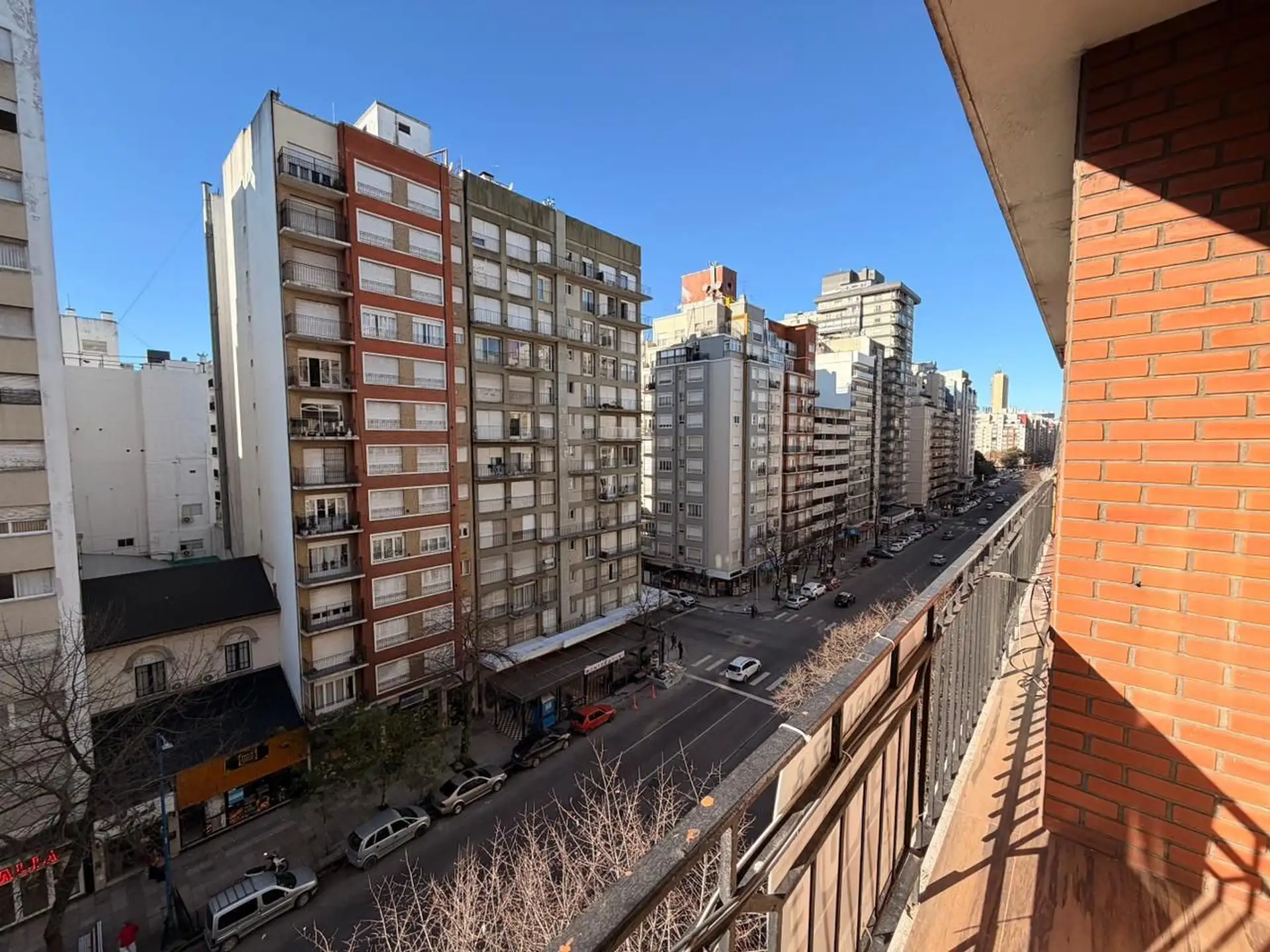 Depto 3 amb, 68m² con balcón y dependencia — Plaza Colón