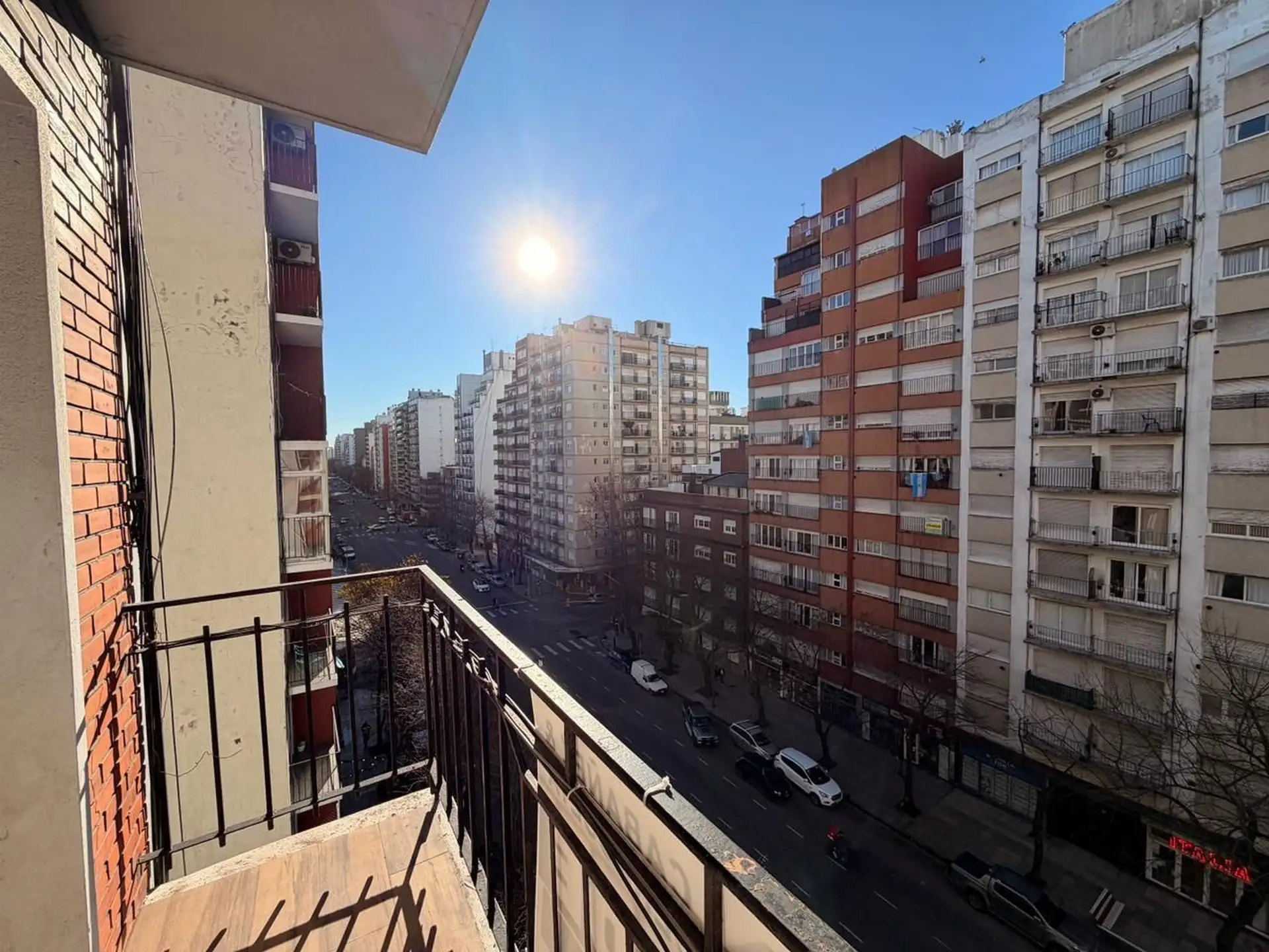 Depto 3 amb, 68m² con balcón y dependencia — Plaza Colón