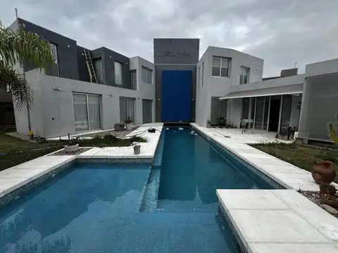 Casa en Venta en Countries y Barrios Cerrados en Cordoba Capital, USD 420.000