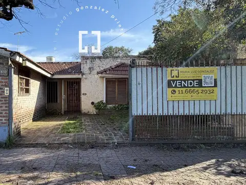 VENTA CASA 4 AMB. CON JARDIN APTO CREDITO OPORTUNIDAD