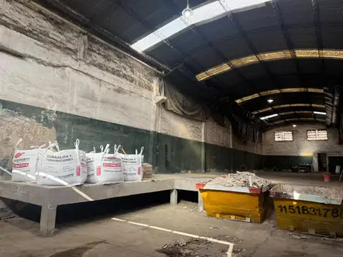 Galpon en Alquiler 43  mts Frente