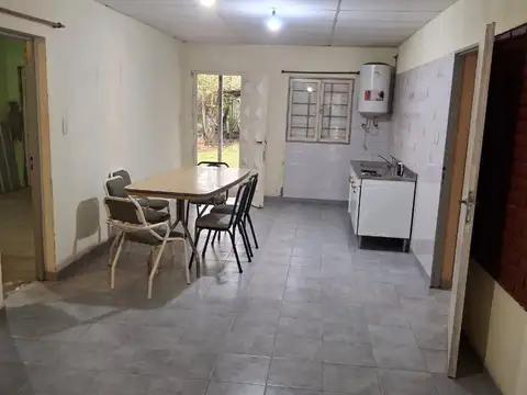 Casa 6 ambientes con 1 baño