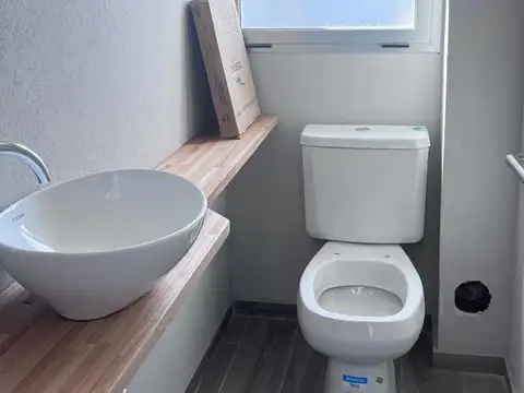 Casa 6 ambientes con 4 baños