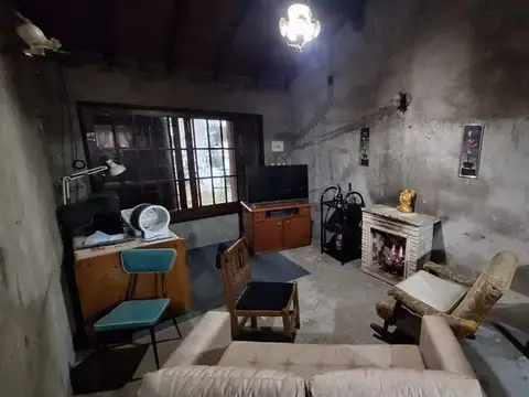 Casa 4 ambientes con 1 baño
