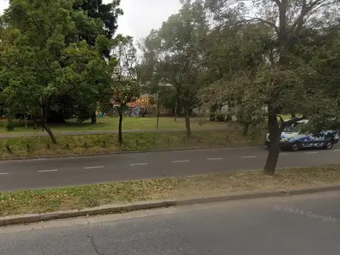 TERRENO 8,66 x43  -  frente a los parques excelente ubicacion - CERCANIA AL TREN Y SUBTE