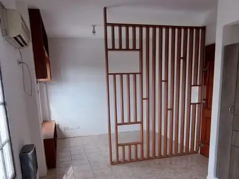 Venta / Alquiler Departamento MONOAMBIENTE en Moron, apto Profesional.