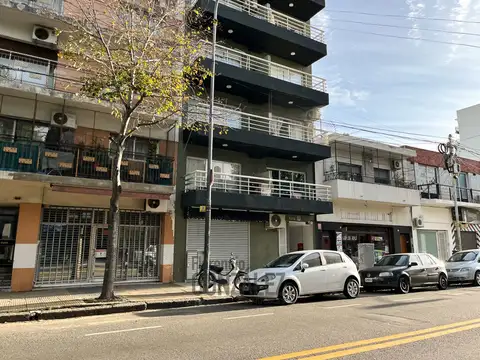 VENTA MONOAMBIENTE EN MONTE CASTRO APTO PROFESIONAL