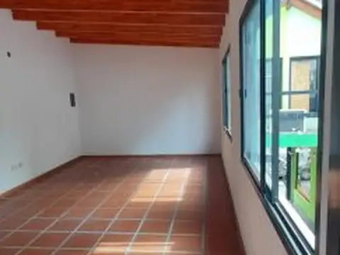 ALQUILO LOCAL EN PLANTA ALTA DE GALERIA
