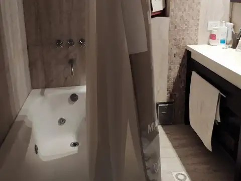 Casa 4 ambientes con 4 baños