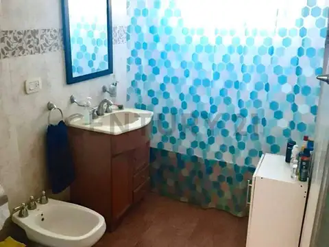 VENTA CASA 3 AMBIENTES FCO ALVAREZ AMPLIO LOTE