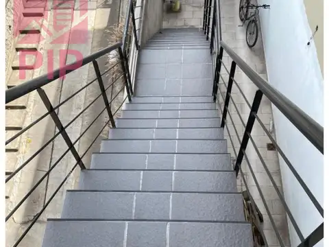 Avenida Rivadavia 21800, Piso 1