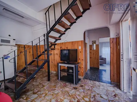 Depto Tipo Casa en Venta 50 años